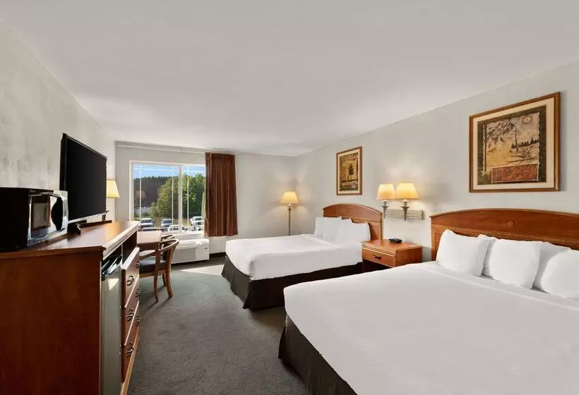 Отель Rodeway Inn & Suites