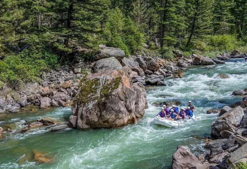 هتل Whitewater Inn