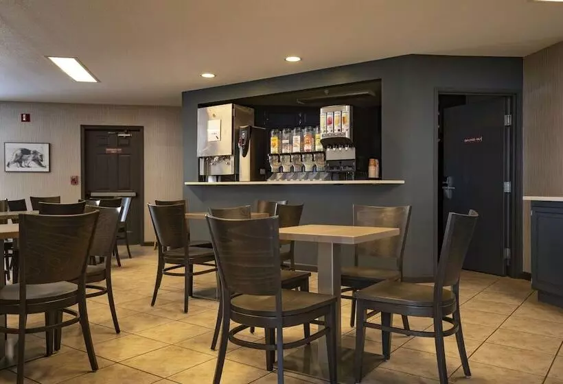 هتل Whitewater Inn