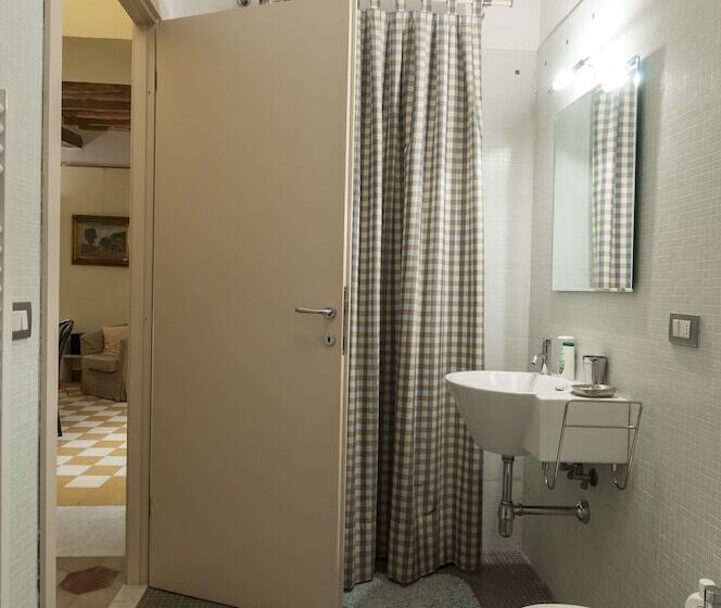 هتل A Palazzo Busdraghi Residenza D'epoca