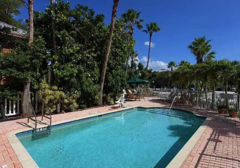 Отель Bridgewalk, A Landmark Resort