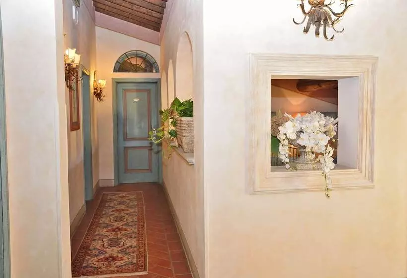 Отель Calamidoro