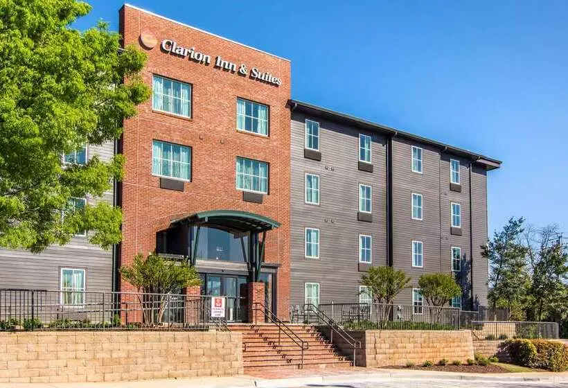 בית מלון כפרי Clarion Inn & Suites Atlanta Downtown