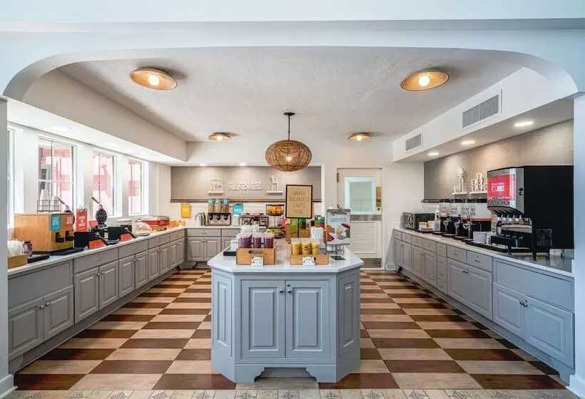 Hotelli Hampton Inn And Suites Amelia Island Historic Harbor Front