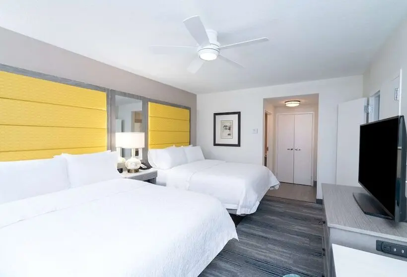 Hotelli Hampton Inn And Suites Amelia Island Historic Harbor Front