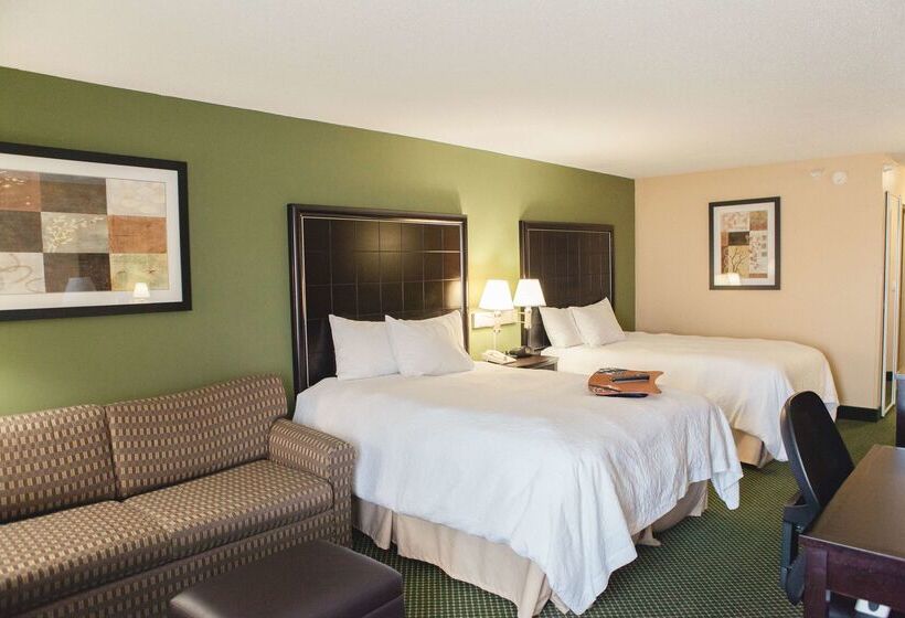בית מלון כפרי Hampton Inn Bloomington West