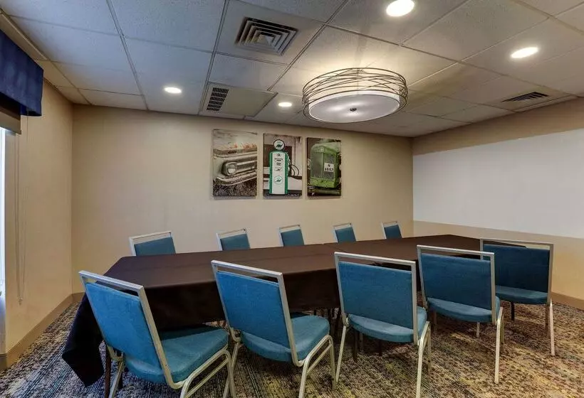 호텔 Hampton Inn Cumming