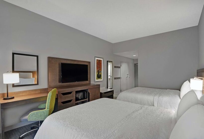 Отель Hampton Inn Gallatin