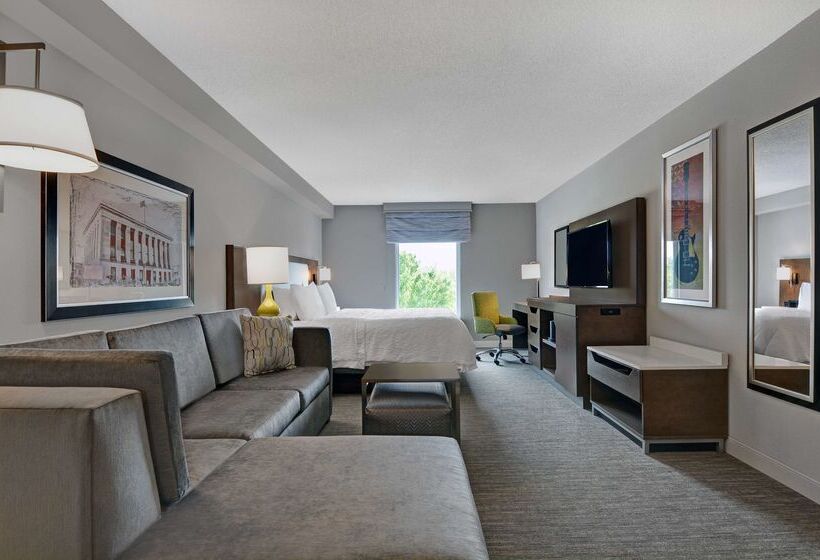 Отель Hampton Inn Gallatin