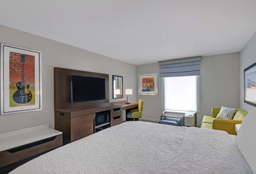 Отель Hampton Inn Gallatin