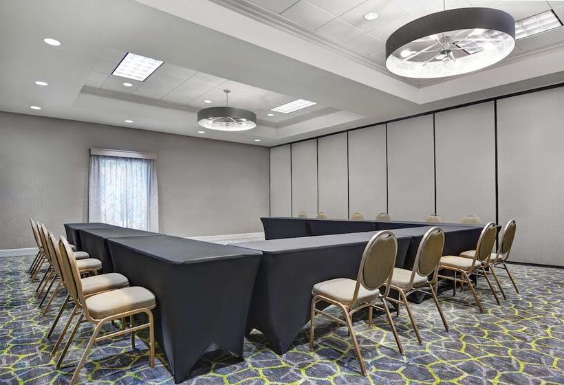 Отель Hampton Inn Gallatin