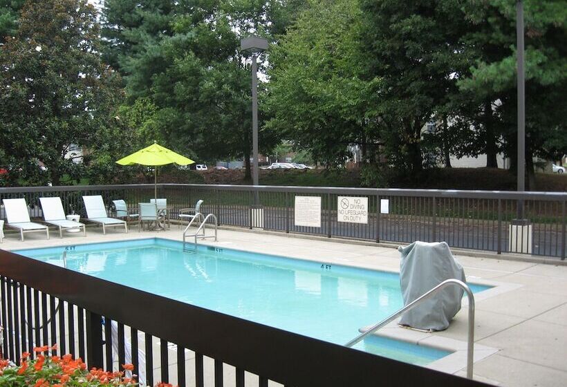 Отель Hampton Inn Gallatin