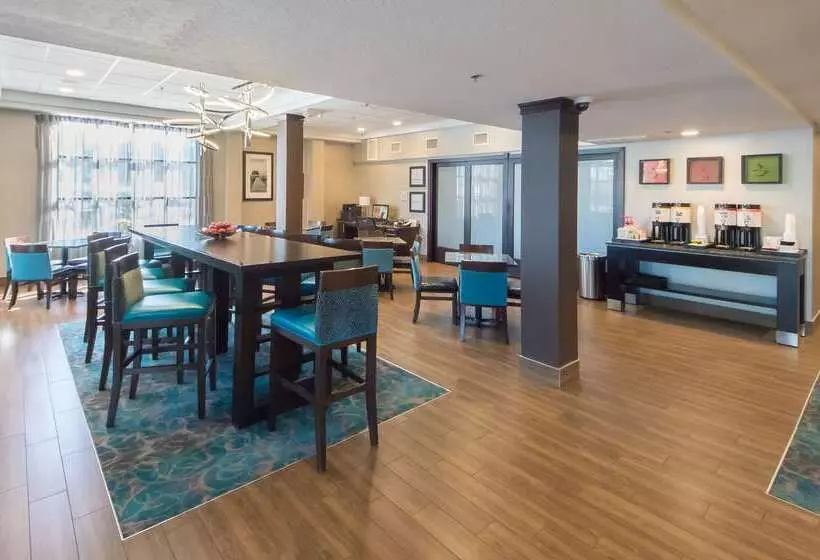 Отель Hampton Inn Lakeland