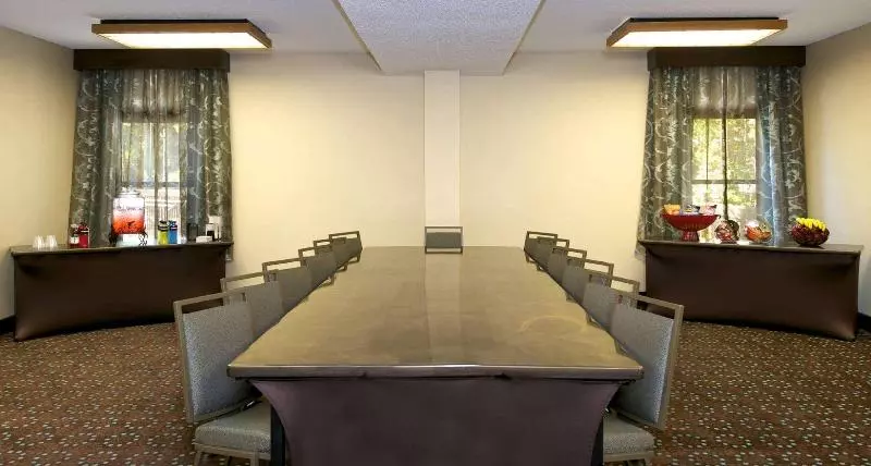 فندق Hampton Inn Lawrenceville