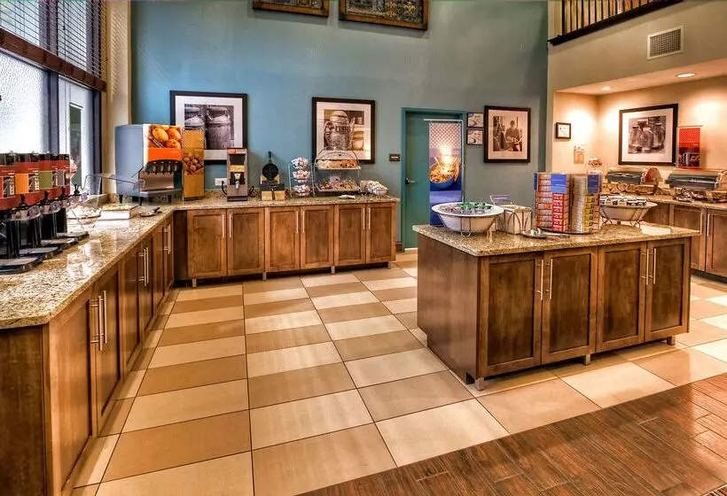 Отель Hampton Inn Marion