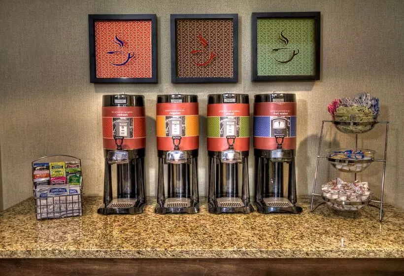 Отель Hampton Inn Marion