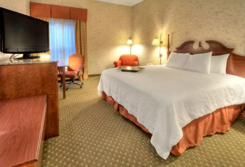 Отель Hampton Inn Marion