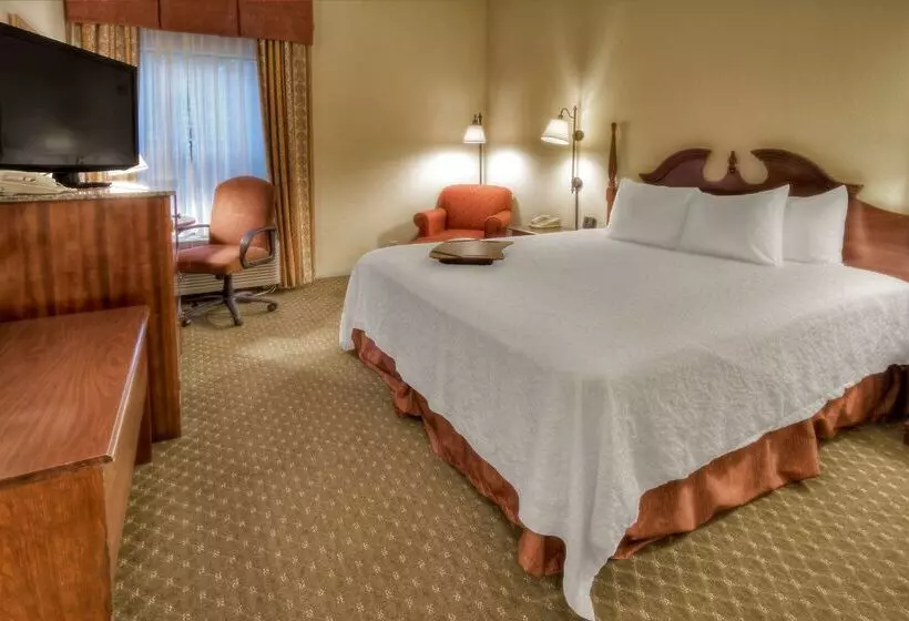 Отель Hampton Inn Marion