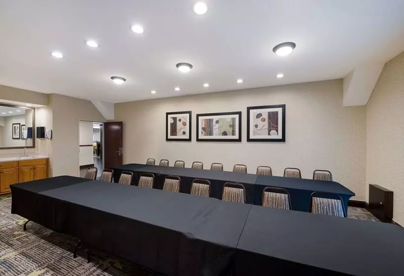 فندق Hampton Inn Marshall