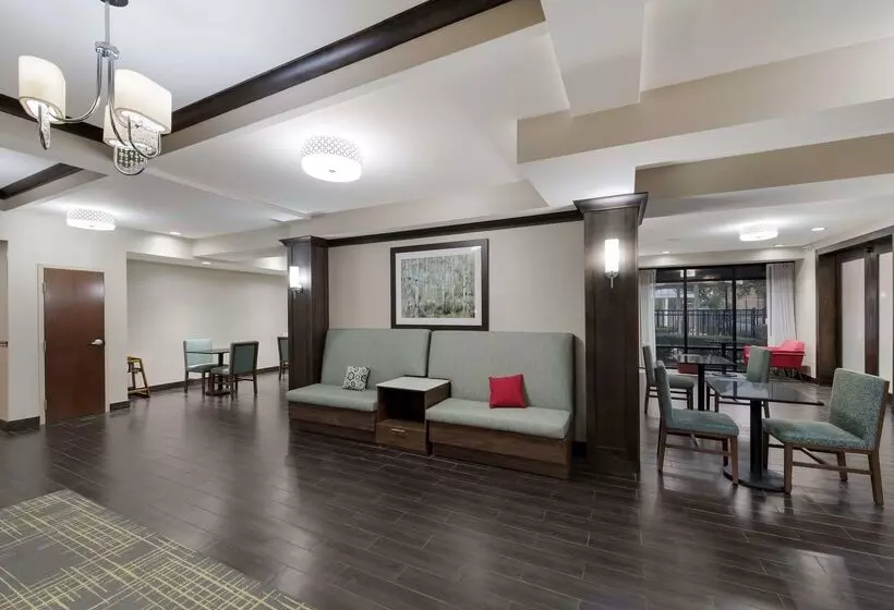 فندق Hampton Inn Marshall