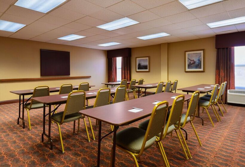 هتل Hampton Inn Mt. Vernon