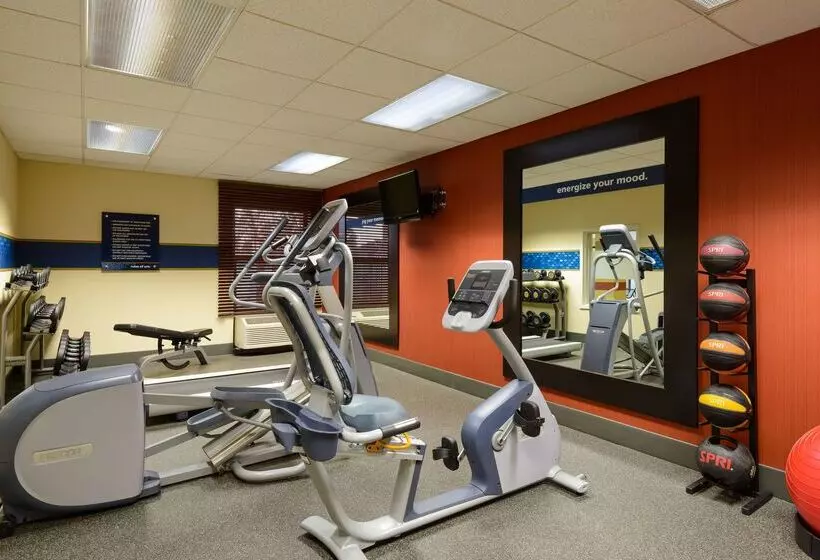 호텔 Hampton Inn Mt. Vernon