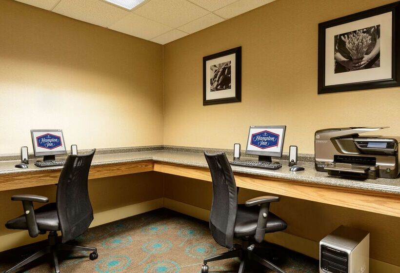 هتل Hampton Inn Mt. Vernon