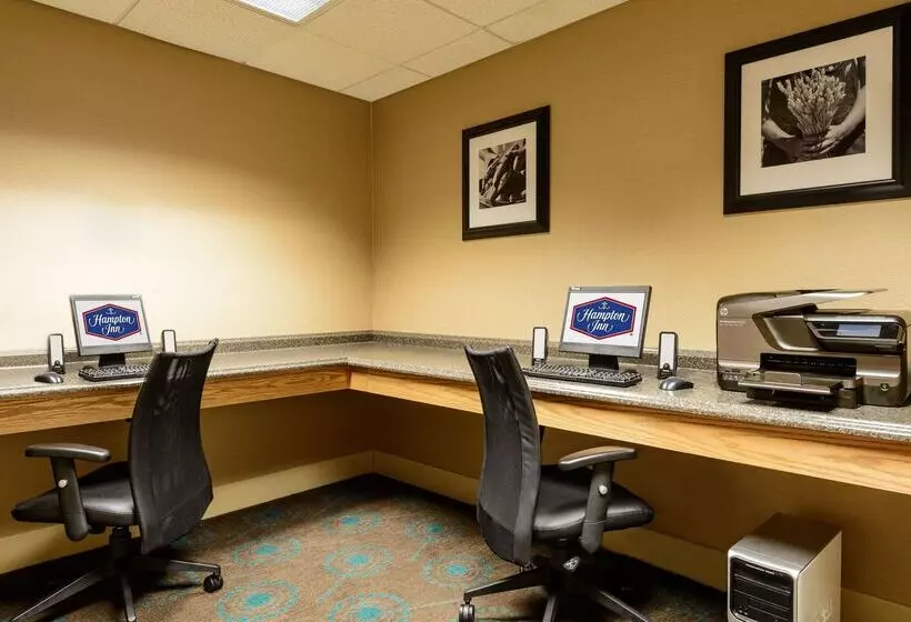 호텔 Hampton Inn Mt. Vernon