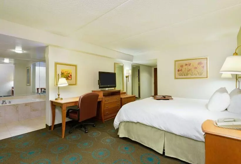 호텔 Hampton Inn Mt. Vernon