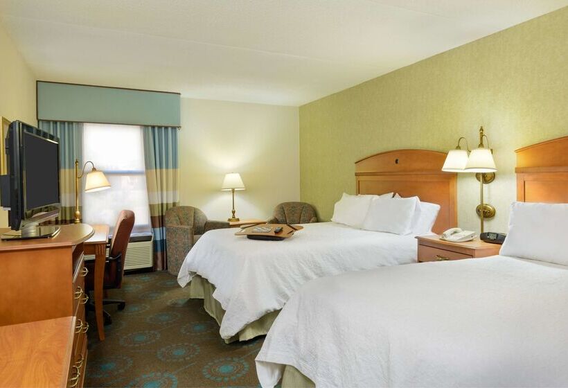 هتل Hampton Inn Mt. Vernon