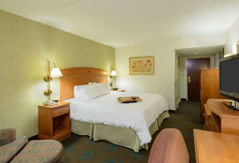 هتل Hampton Inn Mt. Vernon