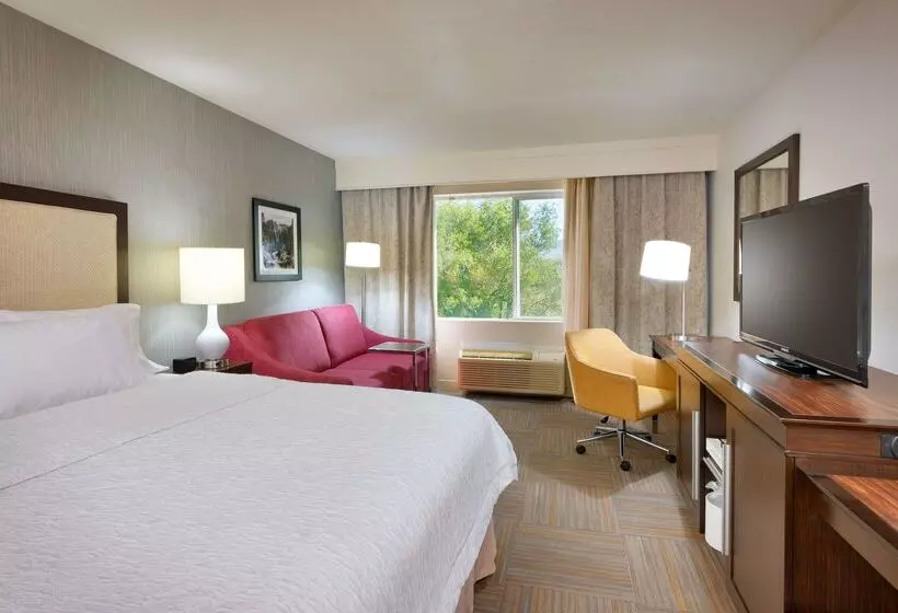 Отель Hampton Inn Salt Lake City Central
