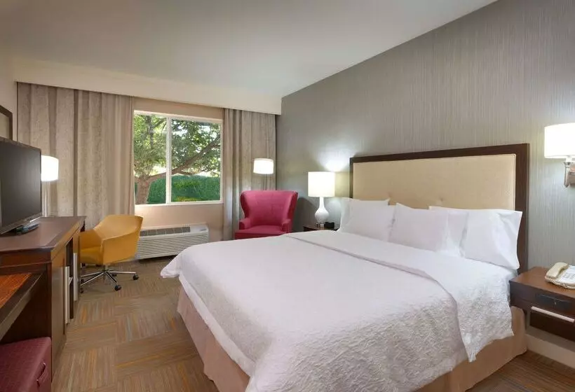 Отель Hampton Inn Salt Lake City Central