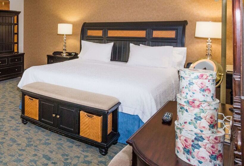 Отель Hampton Inn And Suites Amelia Island Historic Harbor Front