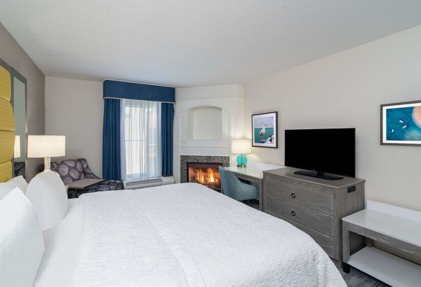 Отель Hampton Inn And Suites Amelia Island Historic Harbor Front