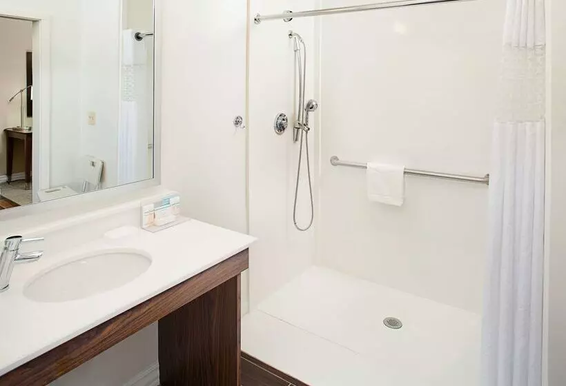 בית מלון כפרי Hampton Inn & Suites Denton