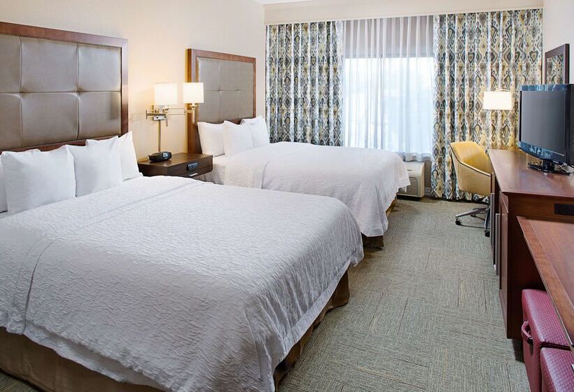 فندق Hampton Inn & Suites Denton
