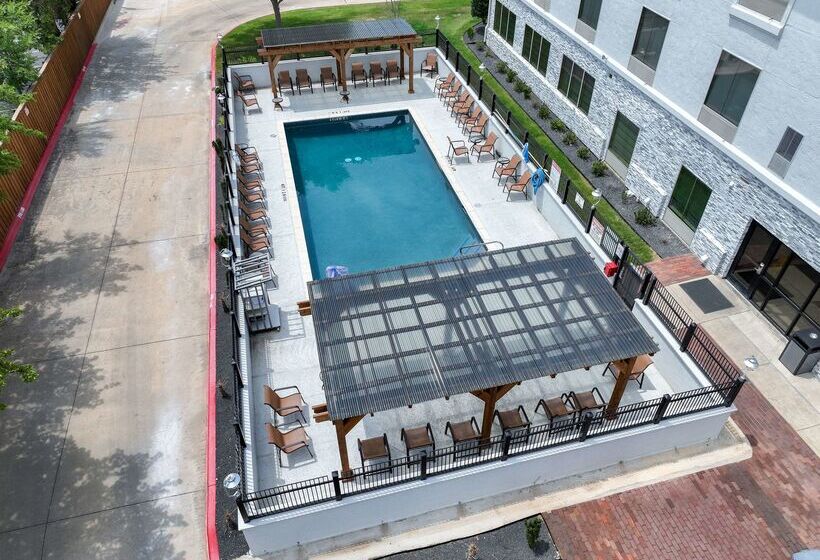 فندق Hampton Inn & Suites Denton