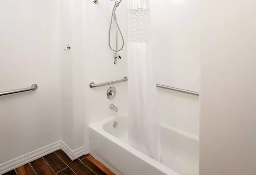 בית מלון כפרי Hampton Inn & Suites Denton