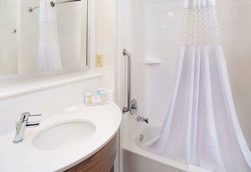 فندق Hampton Inn & Suites Denton