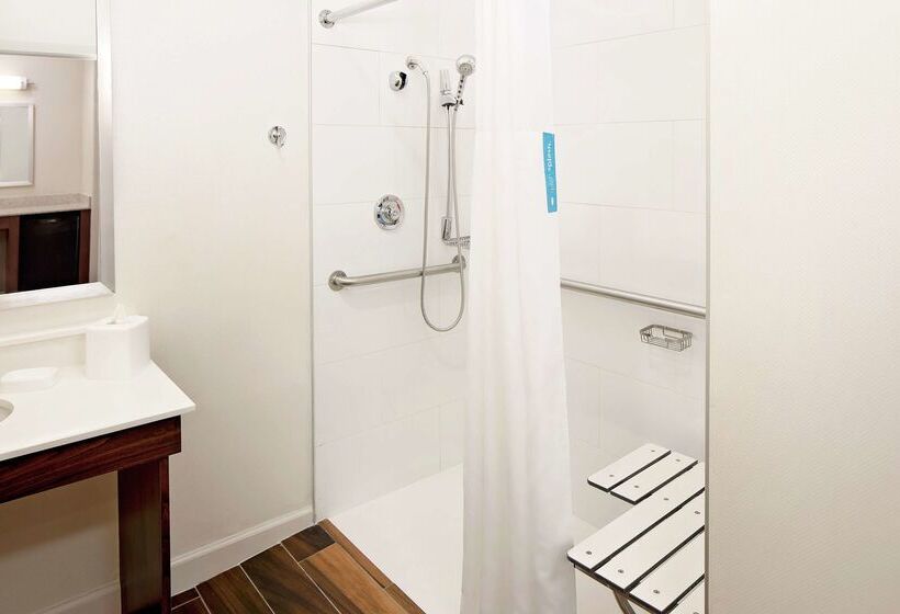 فندق Hampton Inn & Suites Denton