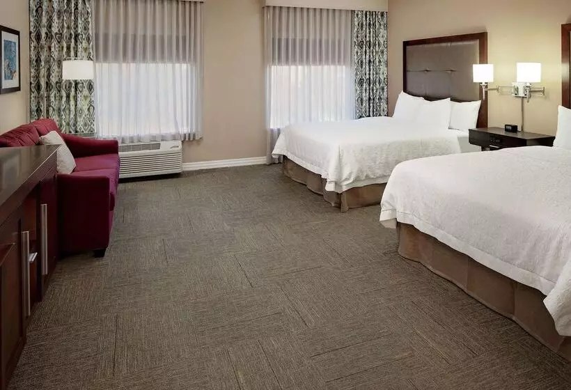 בית מלון כפרי Hampton Inn & Suites Denton