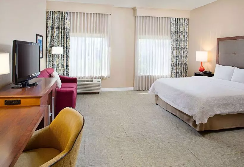 בית מלון כפרי Hampton Inn & Suites Denton