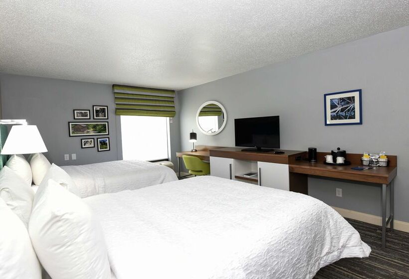 Отель Hampton Inn Youngstown North