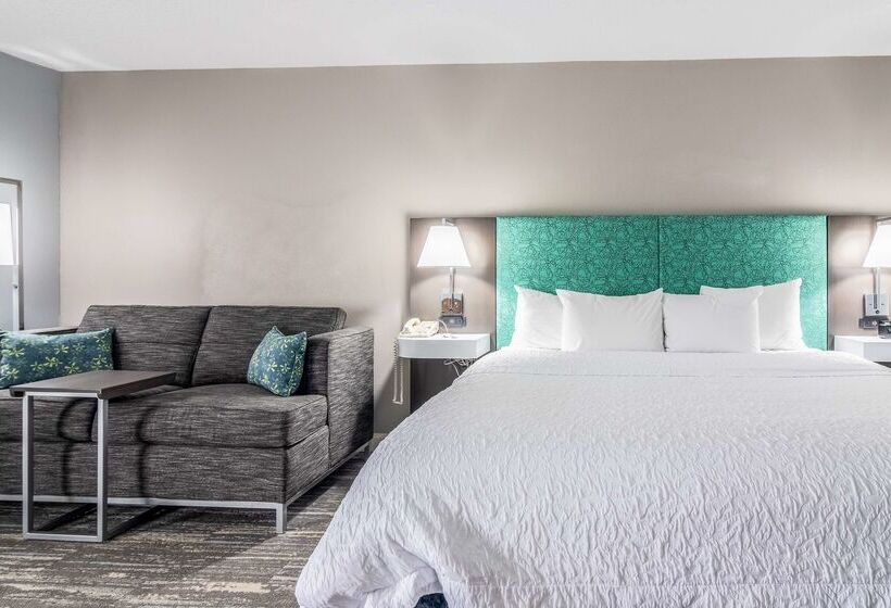 Отель Hampton Inn Youngstown North