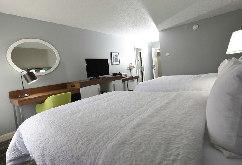 Отель Hampton Inn Youngstown North