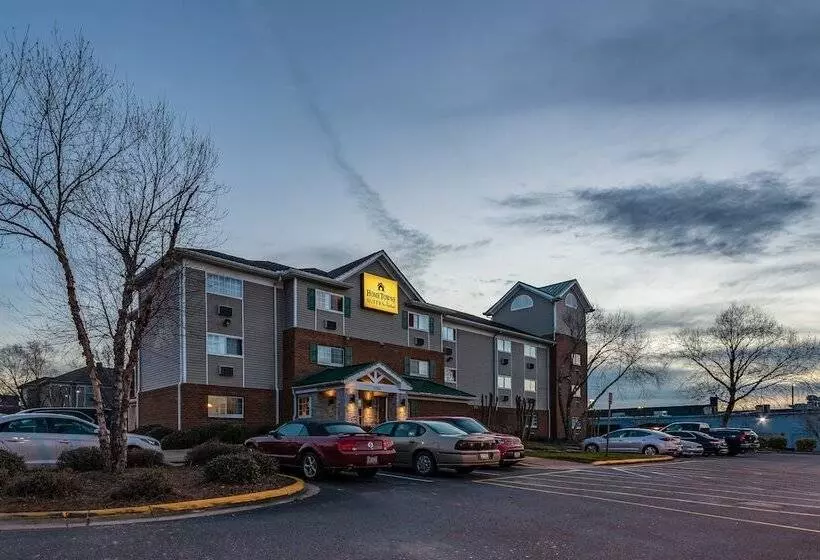 Hotel Hometowne Studios & Suites By Red Roof Charlotte  Concord