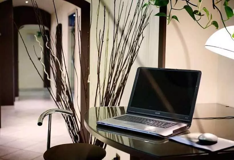 Отель Montebello