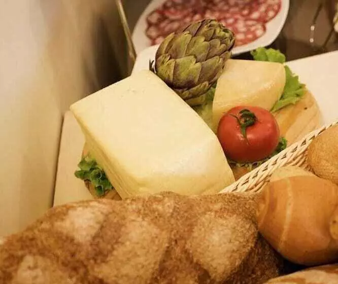 Отель Montebello