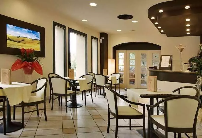 Отель Montebello